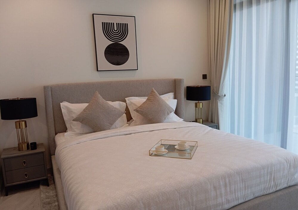 Luxury 1BR in Peninsula Five by Bespoke