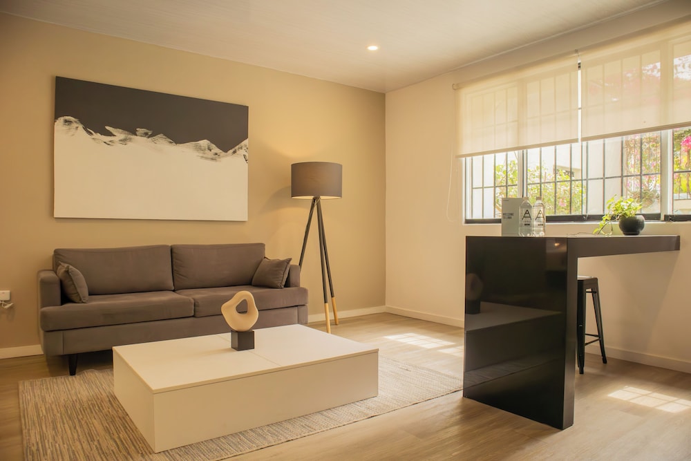 Casa La Paz by Wynwood House