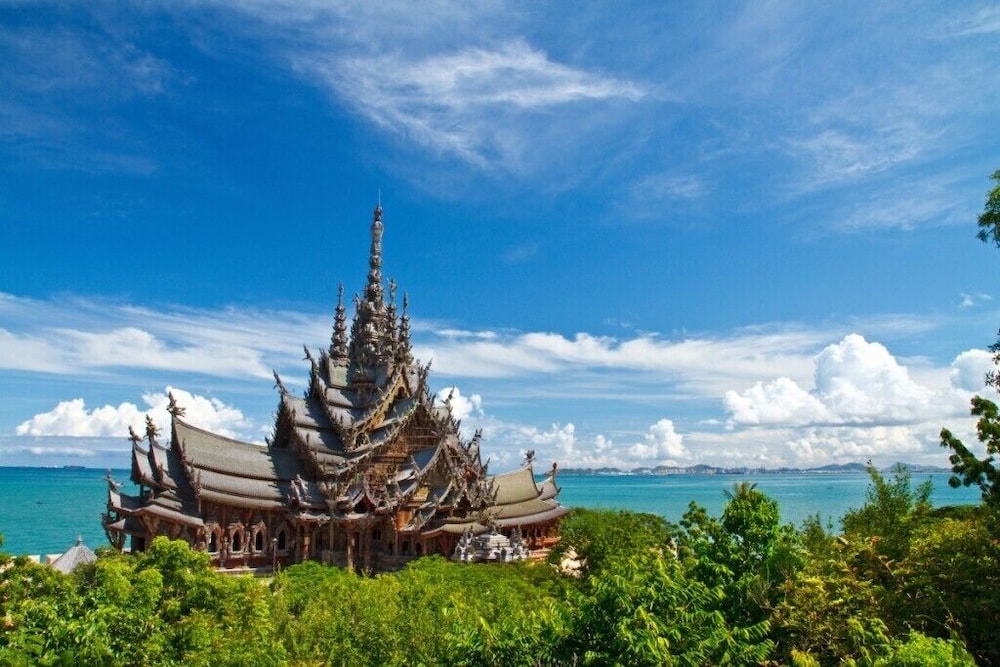 Madee Villa - Pattaya Holiday House Walking Street