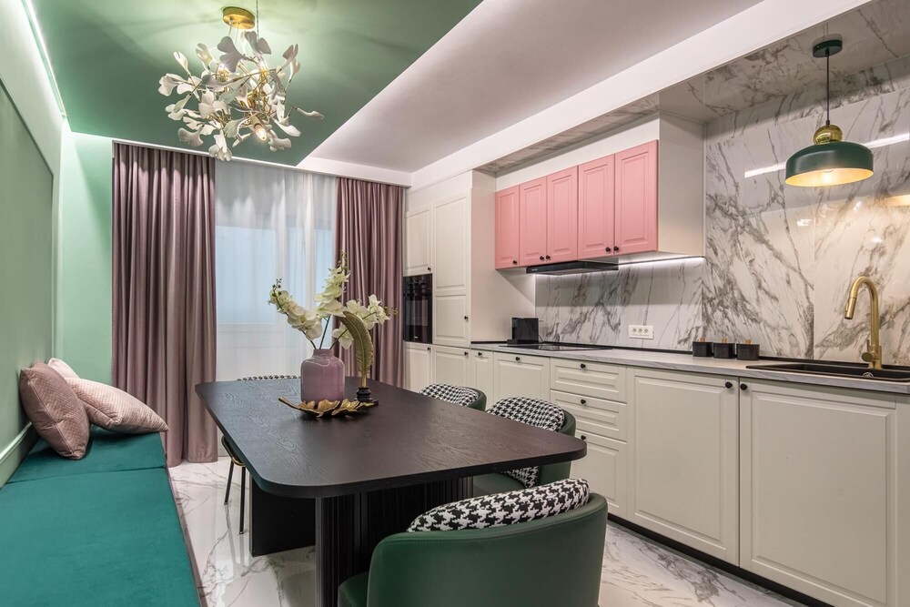 Holt - Incredible 3 Bedroom 2 Bathroom Apartment in the Heart of Bucharest view 3
