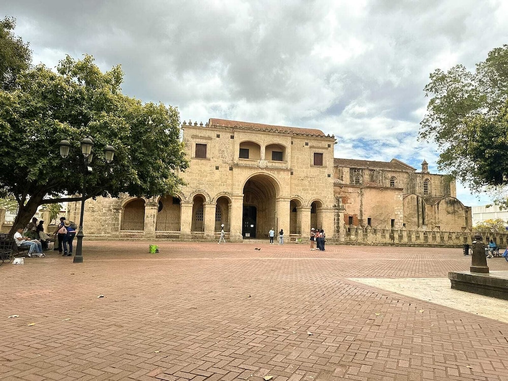 Sol Colonial