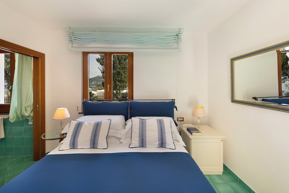 Villa In Sorrento Center | Gardens & Outdoor Space