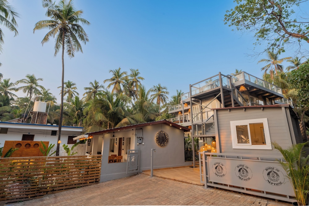 ELIVAAS House of Neptune 1 BHK Boutique