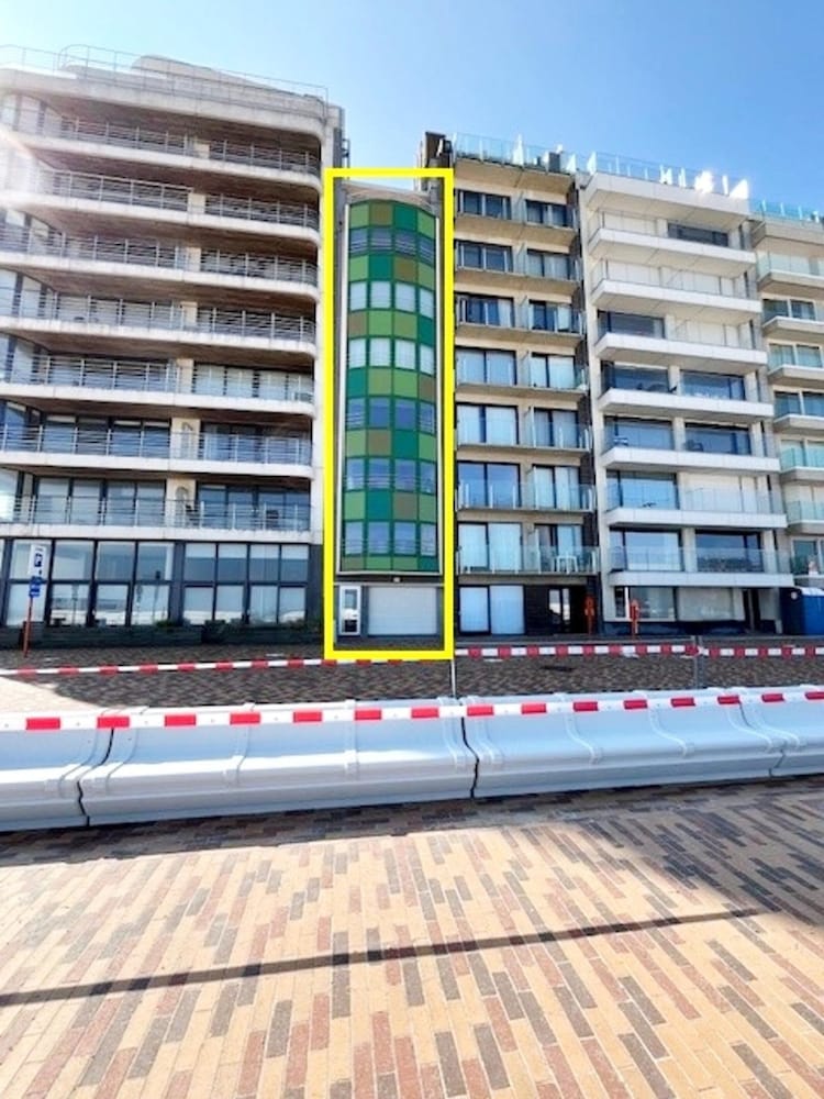 Apartment Wenduine With Stunning Sea View