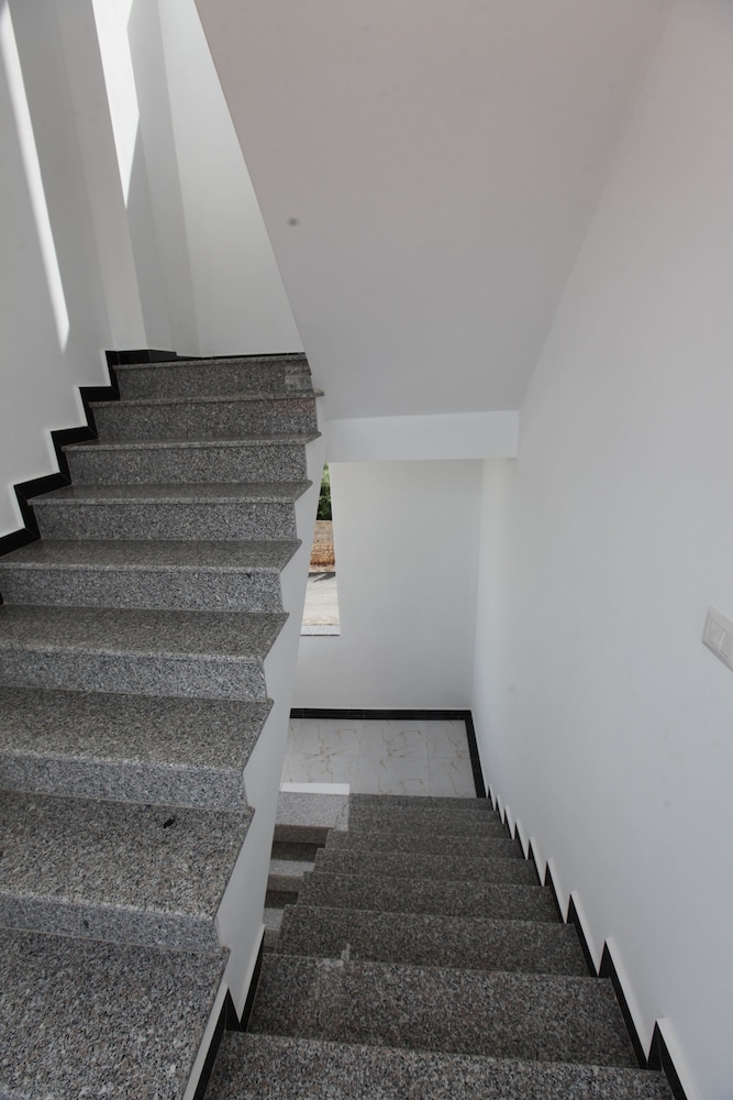 Irdi Aparthotel