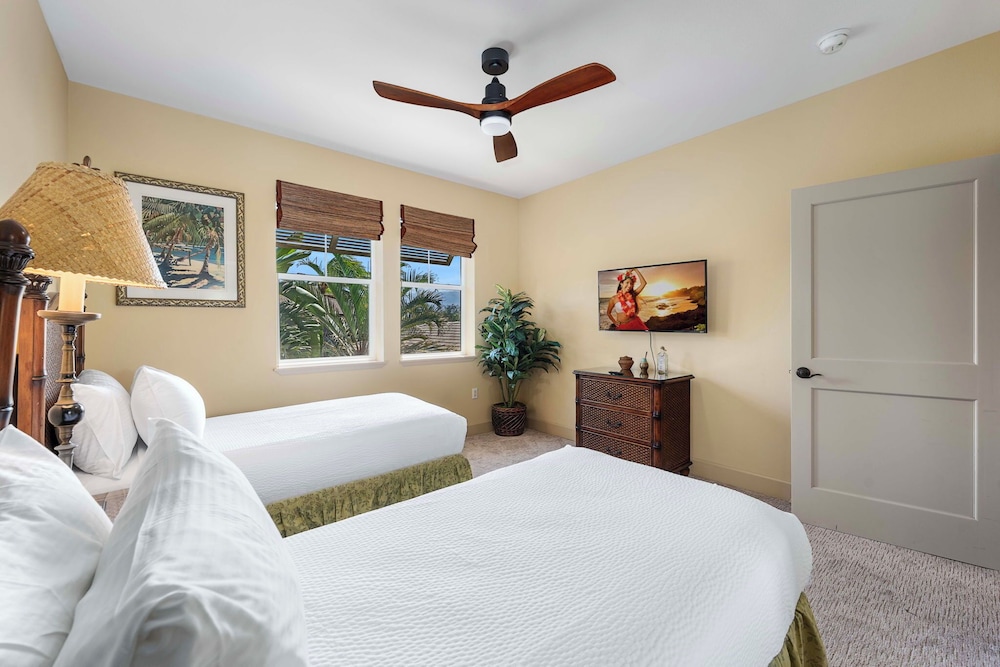 Direct Ocean Front - AC - Concierge Included - Ocean Viewing Lanai & Near Shops! -vrkcv