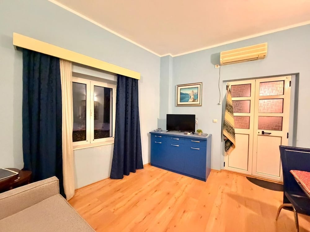 Beachfront Apartments Oaza