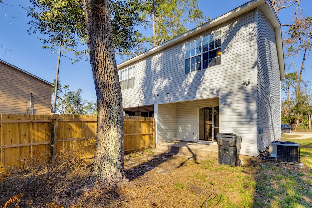 3 Mi to Fsu: Townhome w/ Patio in Tallahassee!