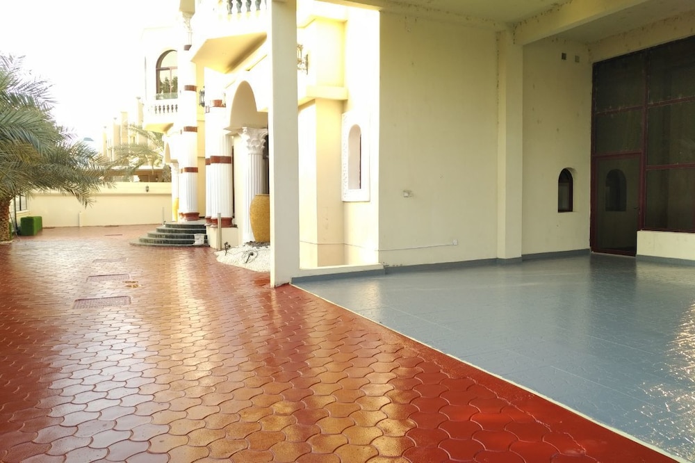 Emirates Hills Lake View Villa