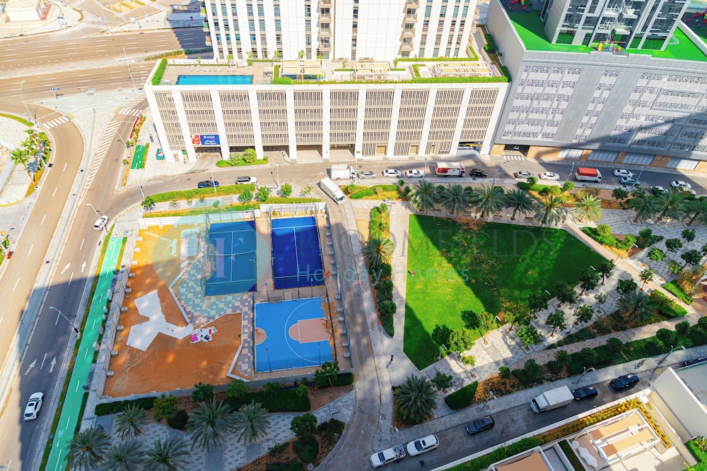 Bloomfields Premium 1BR Reflection