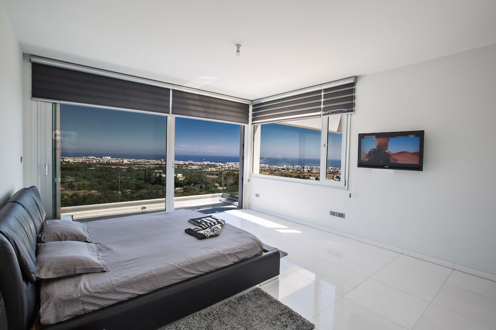 KO1 With Breathtaking sea Views