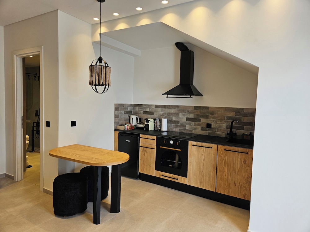 Aristotle Suites