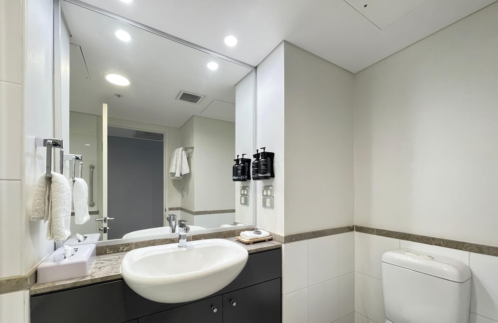 Metawise Sydney CBD Haymarket King Studio