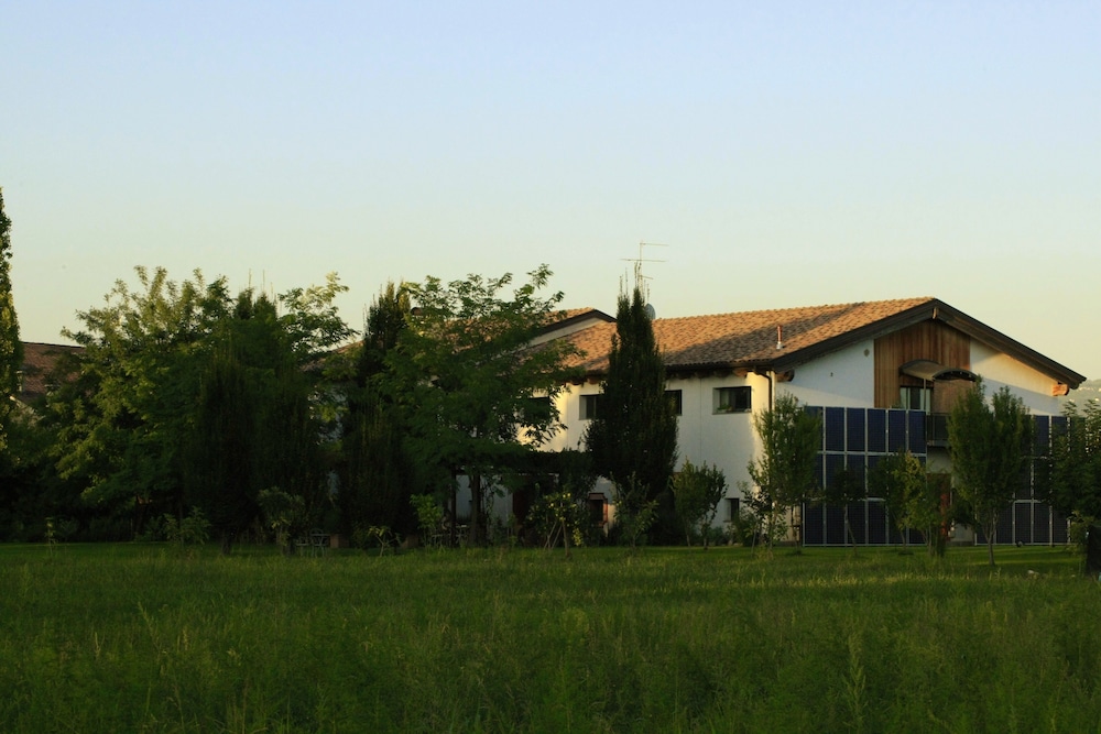 Bio Agriturismo Tirtha