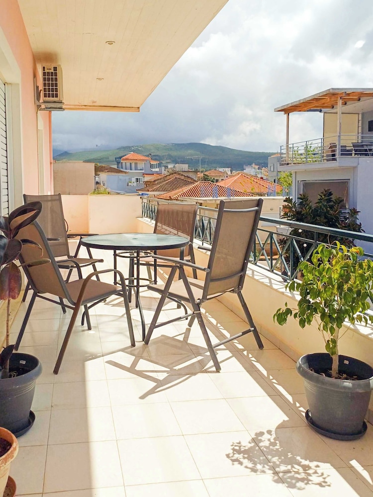 Filiatra Modern Getaway With Panoramic Views
