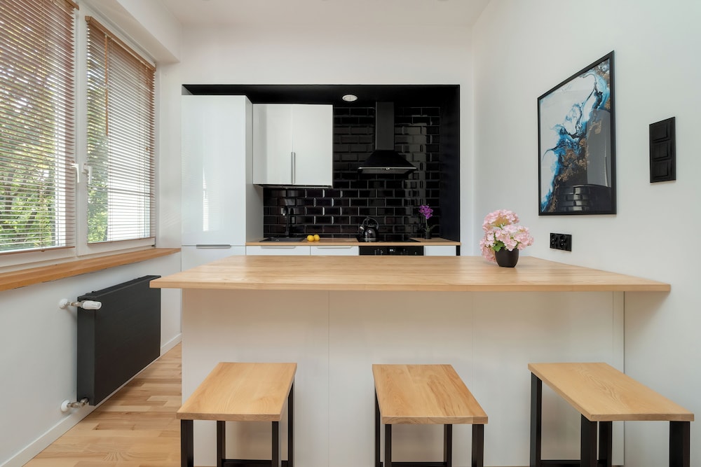 Studio With Bathub in Lodz by Renters