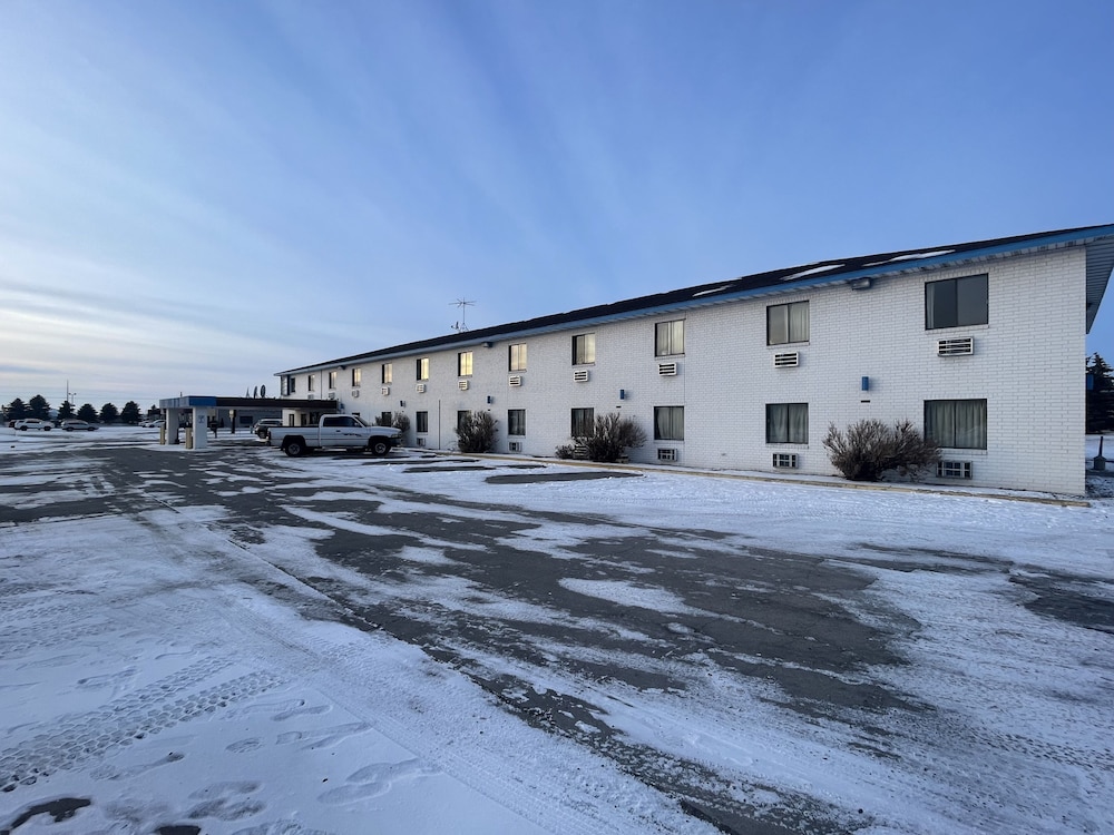 Hotel Dakota Inn Fargo - Image 1