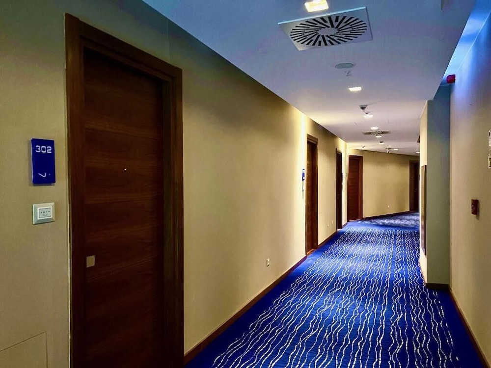 Condo Studio Plaza
