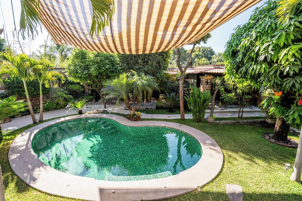 Cozy House with Pool and 3 Bedrooms
