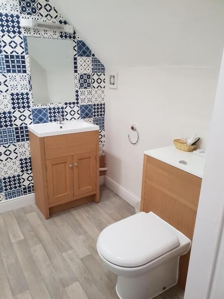 Meadows Way Guest House