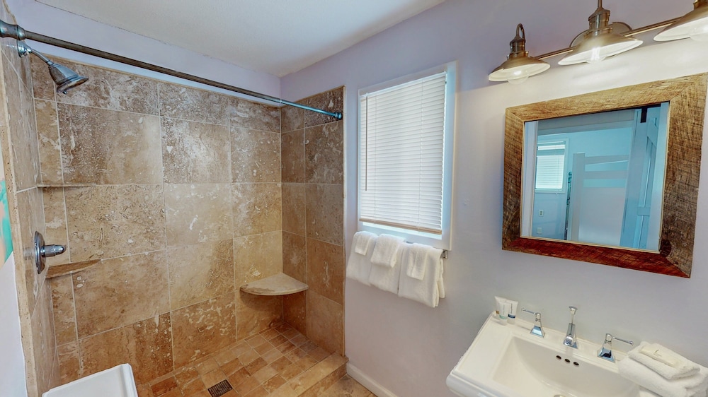 Charming 3br/2ba Boho Beach Cottage in Gulf Shores