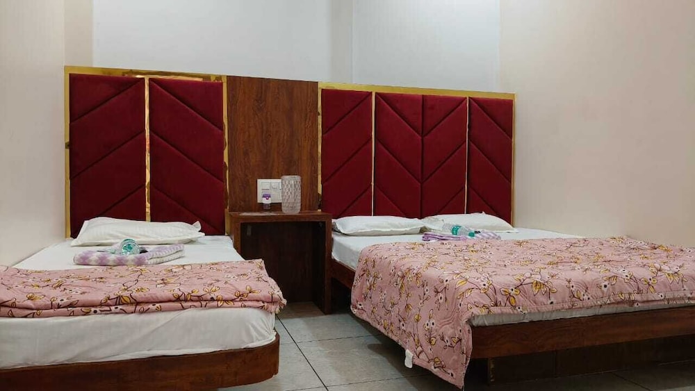 HOTEL SHREE GAJANAND PALACE
