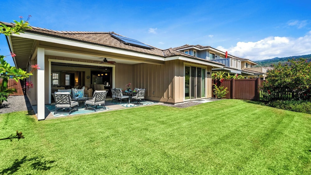 Private Yard and Outdoor Area - AC & Shared Pool - Golf Views - Vrkcv