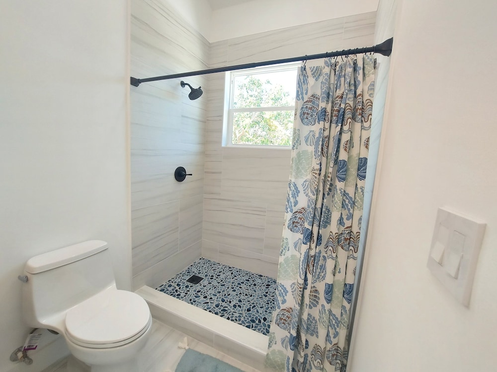 Silver Palms - Brand New Designer Home On Banks Road 2 Bedroom Home