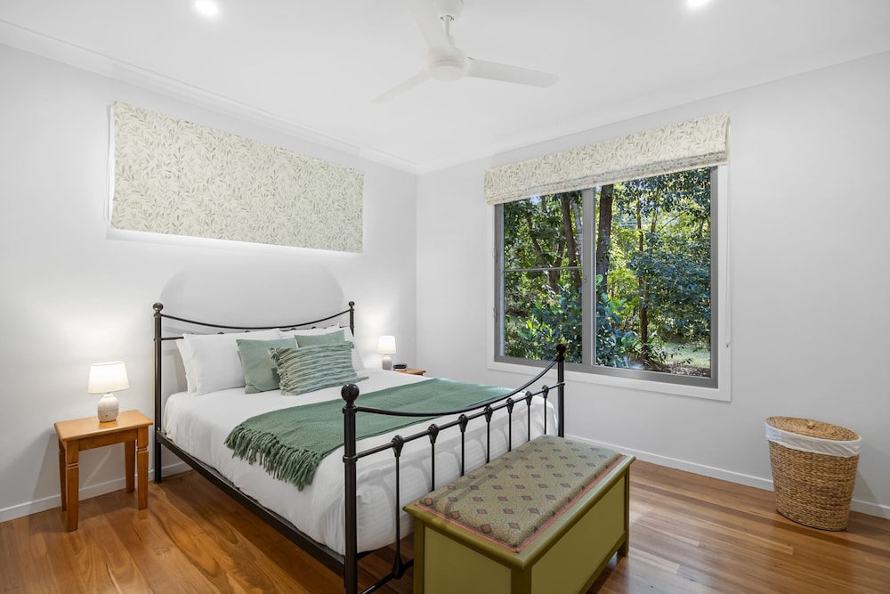 Quiet Ninderry Cottage With Peaceful Rural Outlook