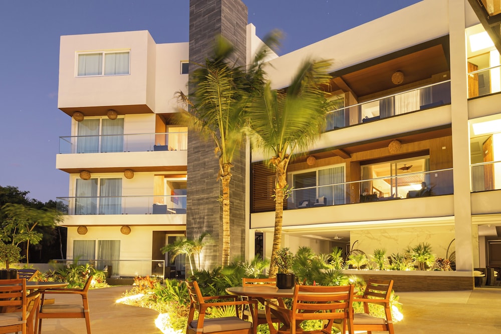 Luxurious Apartments With BBQ Pool Garden Jungle View view 4