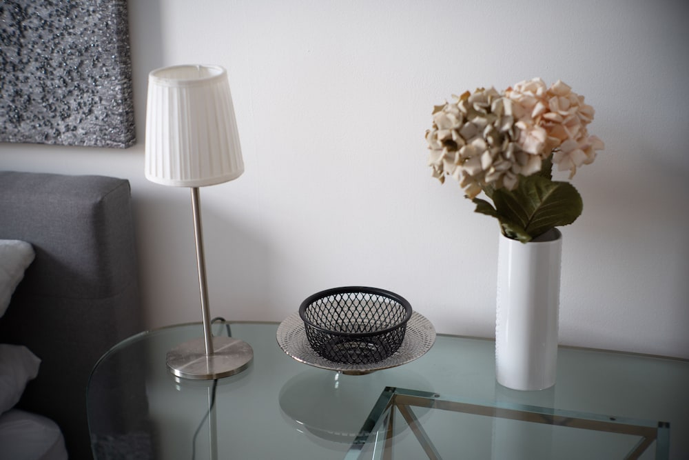 SUPERB 1 Bed Apt. Steps Away From Metro - Image 3