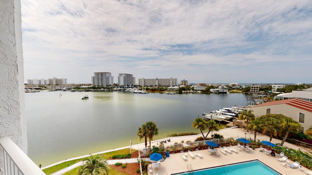 Dolphin Point 604c 2 Bedroom Condo