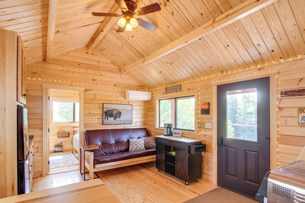 Teton Mtn Views: Peaceful Riverfront Cabin!