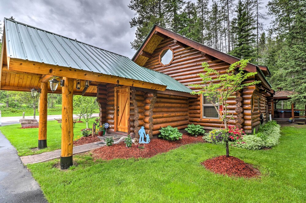 Cozy Glacier Park Log Cabin - 'best in the West!' view 3