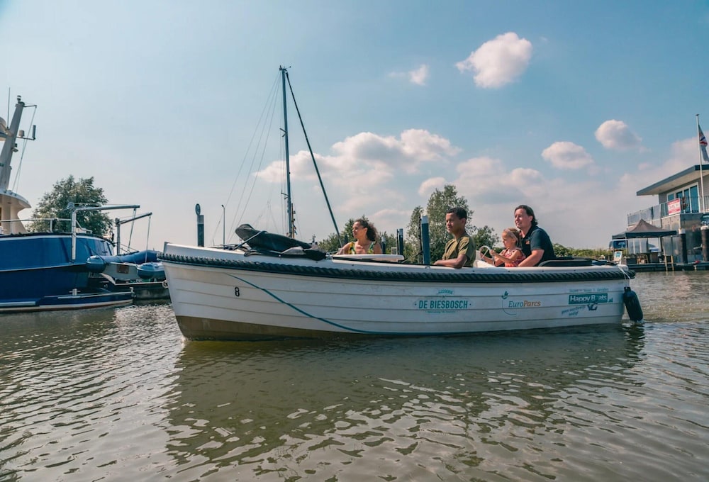 Well-kept Chalet not far From the Biesbosch