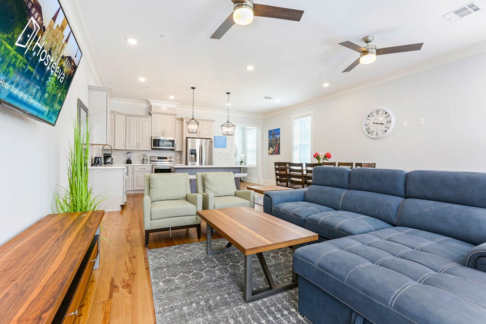 New Orleans Vacations - Stunning 4 5 BRs w Pool by Hosteeva - Property Image 30