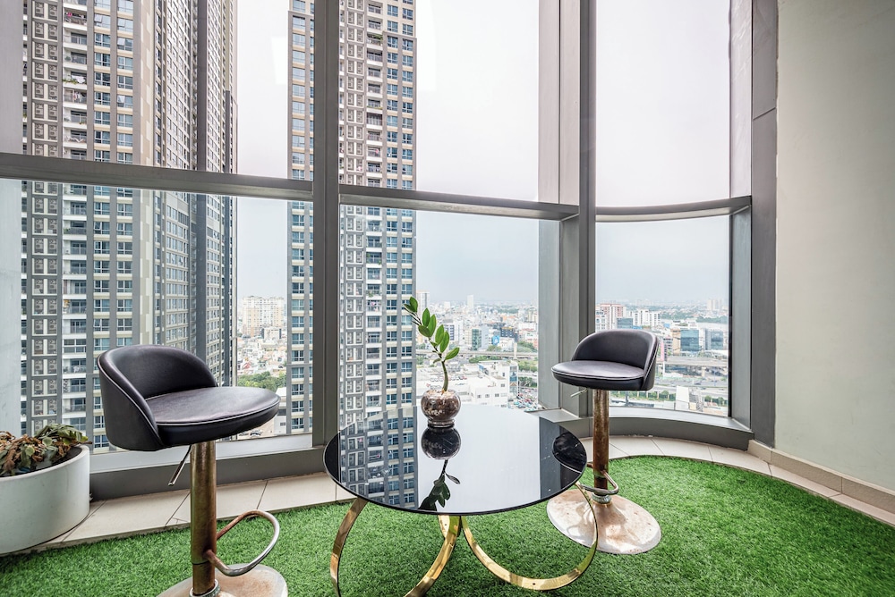 Landmark Apartment in Vinhomes Central Park