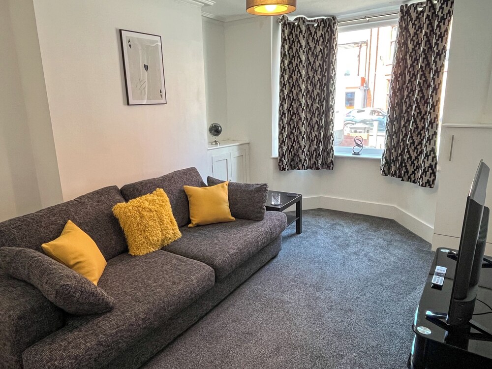 3 Bed House At 8 Nantwich Road view 5