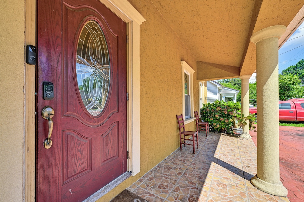 Close to Airport: Home in the Heart of Charlotte!