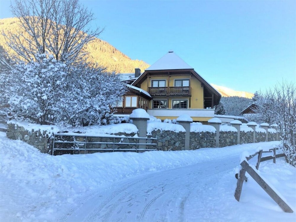 Chalet Yuma 4 People
