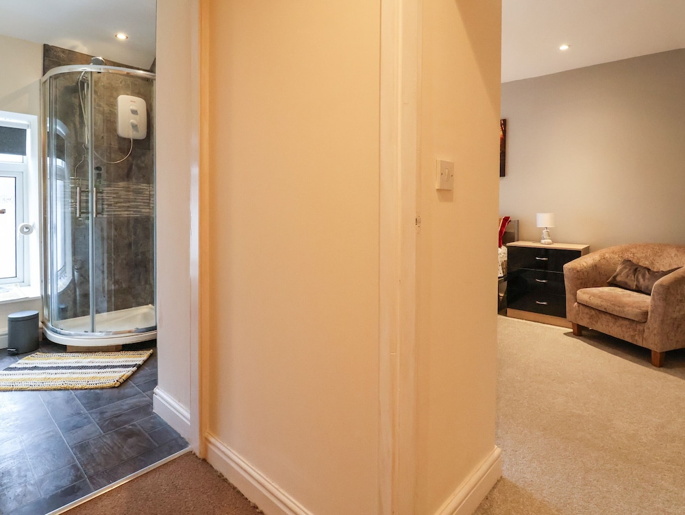 2 Stoneleigh Cottage