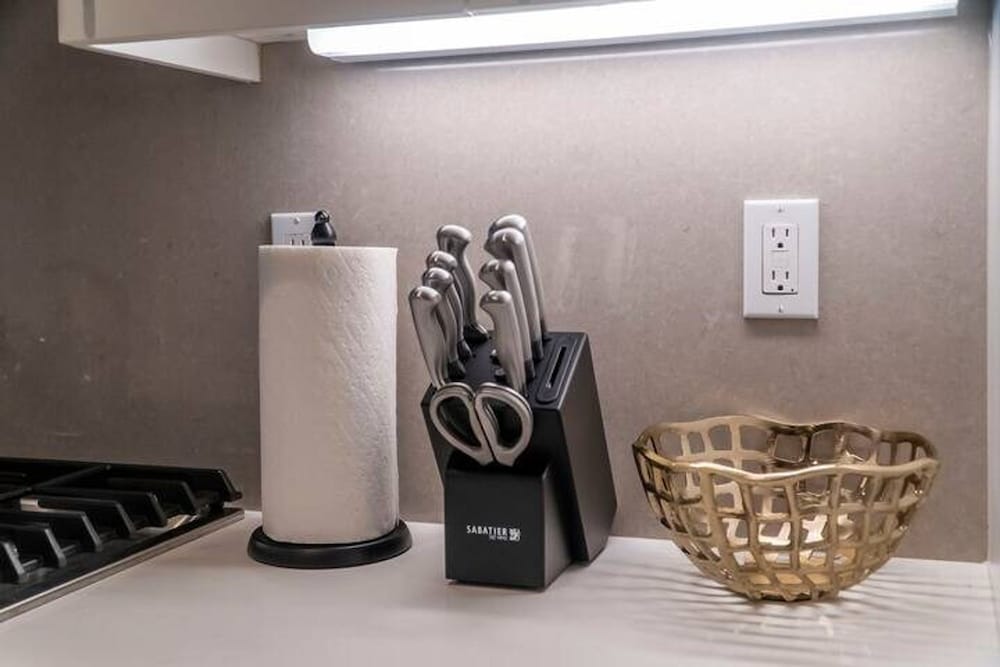Private Room With Shared Bathroom