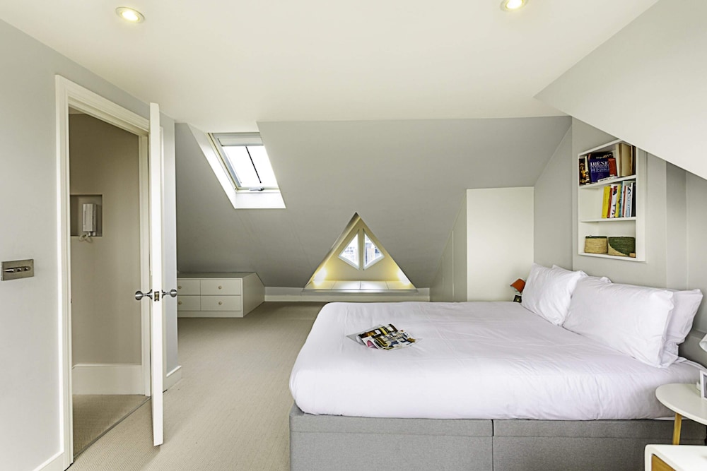 Bermondsey Bliss: Views, Comfort, and City Access!