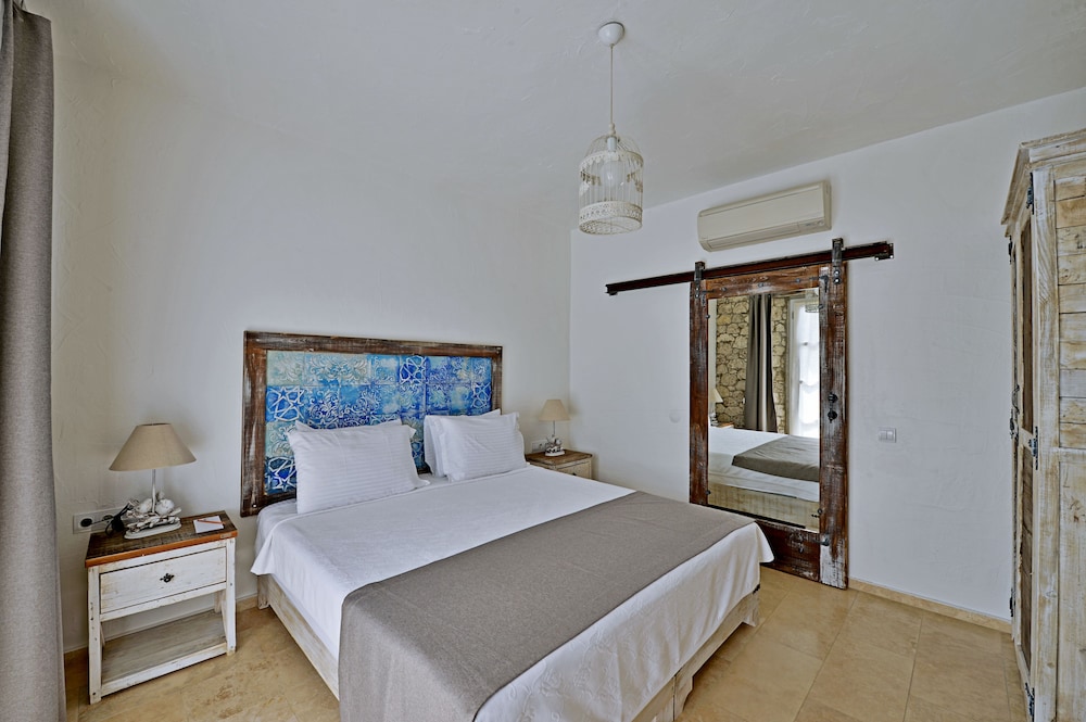 Bay C Otel - Image 49