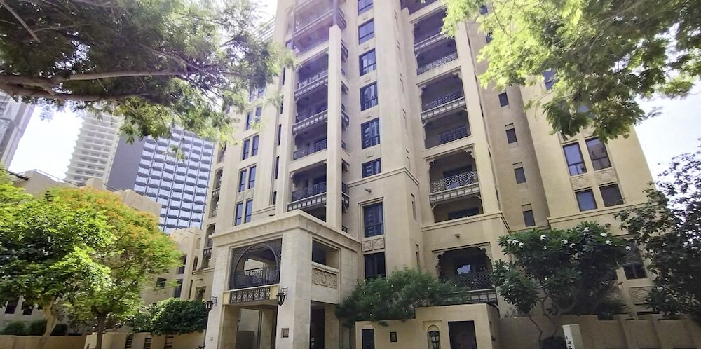 LUX  Modern Residence across Dubai Mall