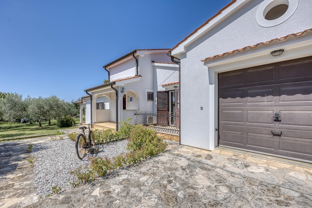 Pool House Robertino