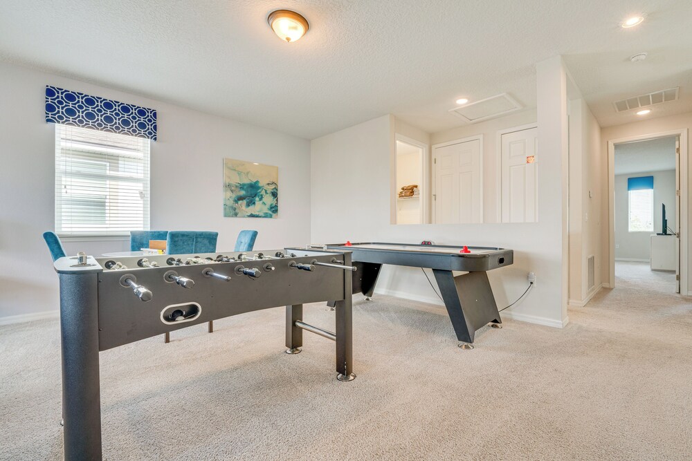 Home Near Theme Parks in Kissimmee: Family Perks!
