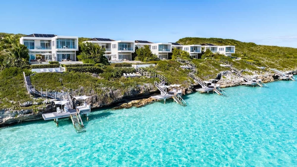 Oceanfront Luxury Villa Infinity Plunge Pools