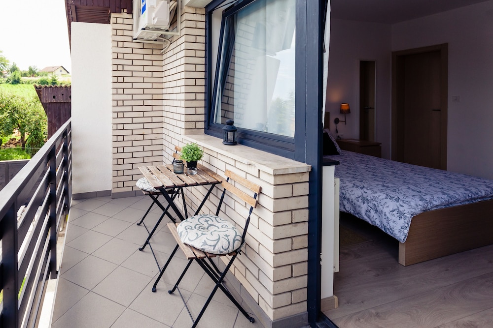 Rooms & Apartments Karlo view 3