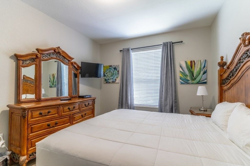 Tvpm-4862#104ca/vc 3 Bedroom Apts by RedAwning